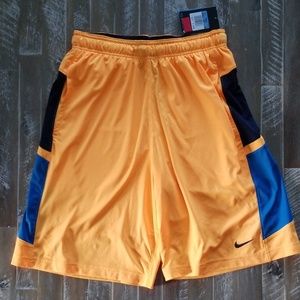 Men's medium Nike basketball shorts